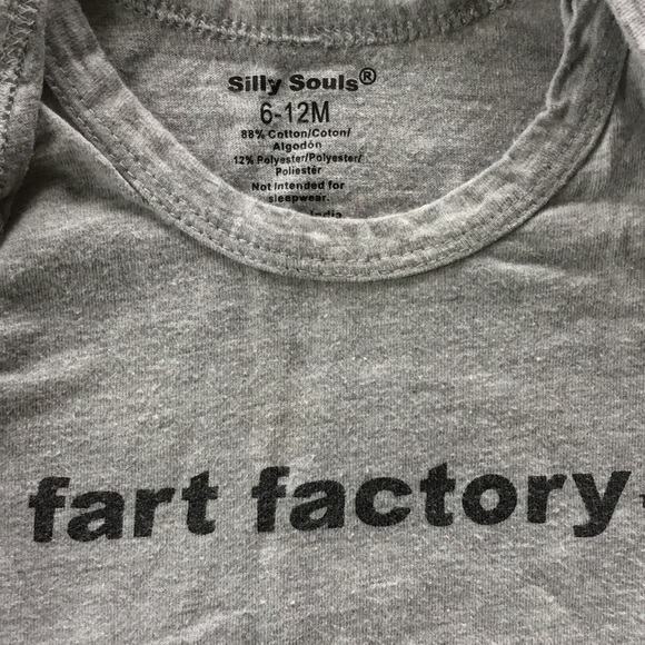 4/25$ 🦋 fart factory joke onesie for baby - Picture 2 of 3